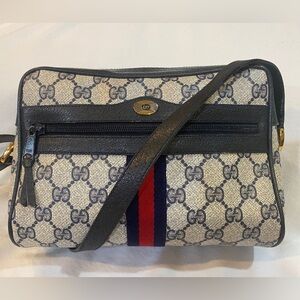 Vintage 1980s Gucci Accessories Collection Crossover Bag.  Rarely used.